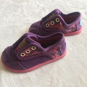 TOMS pink/purple camo